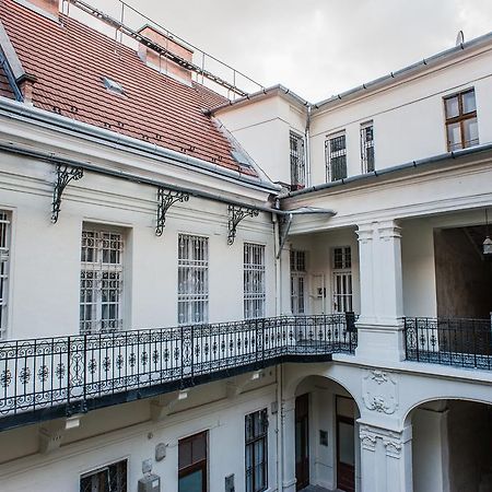 All In Apartman Budapest Exteriör bild