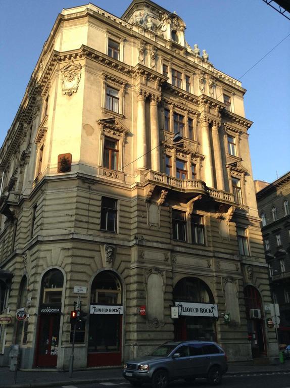 All In Apartman Budapest Exteriör bild